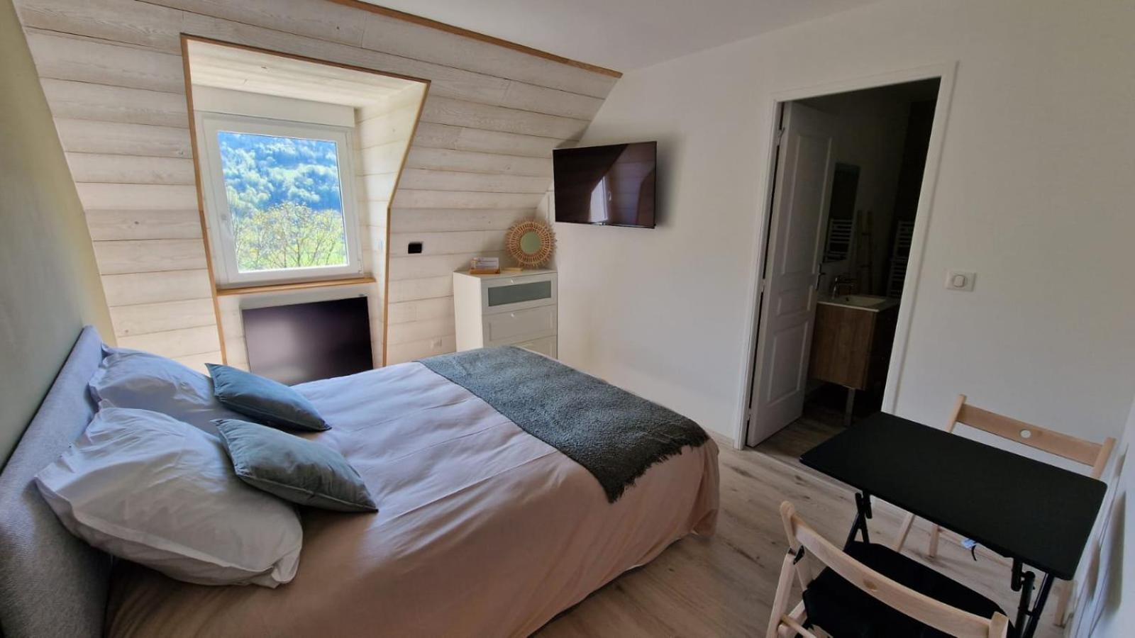 La Lys Martagon Bed and Breakfast Le Falgoux Buitenkant foto