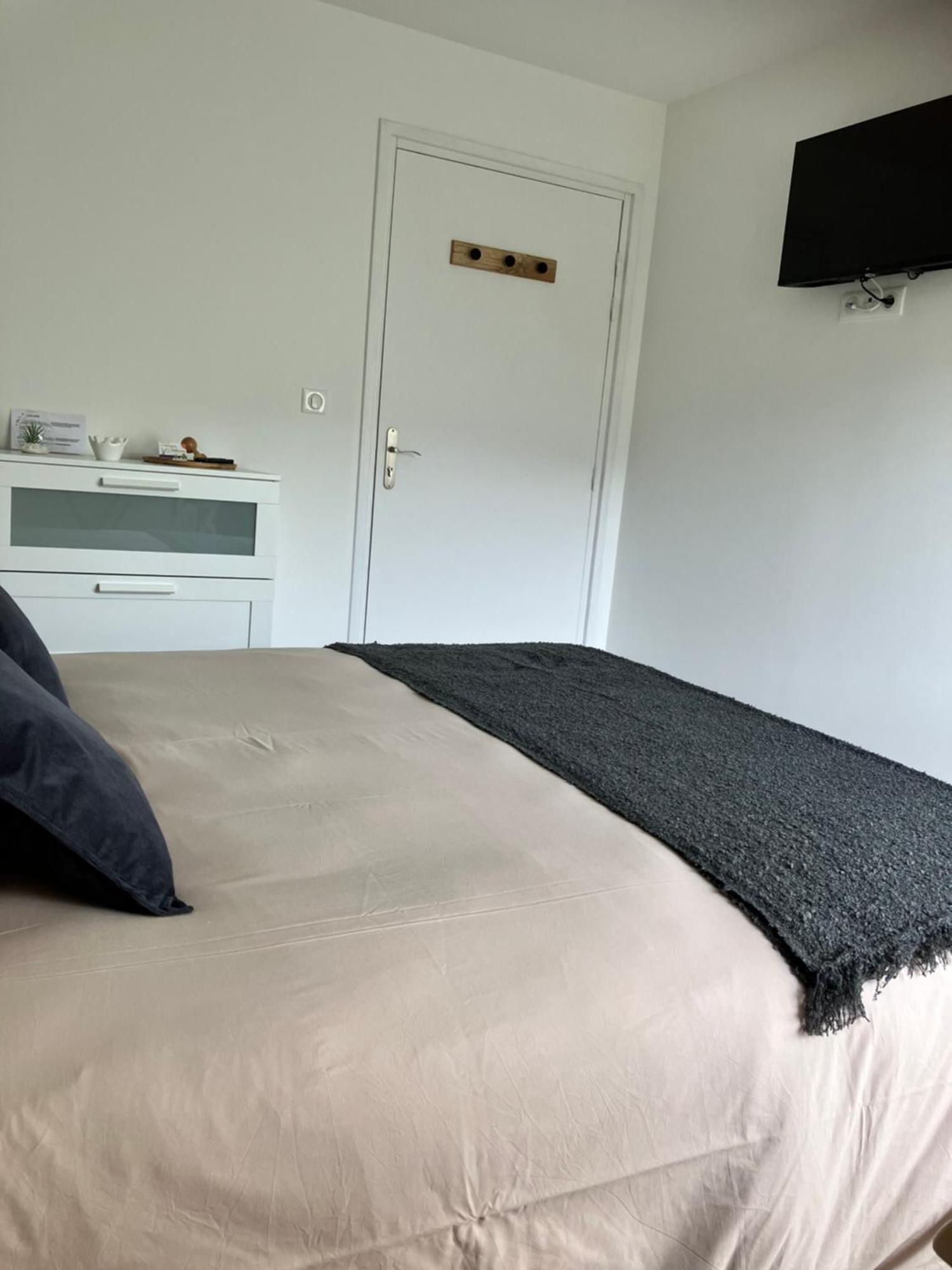 La Lys Martagon Bed and Breakfast Le Falgoux Buitenkant foto